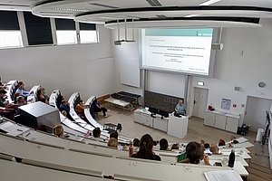Prof. i. R. Dr. Ernst von Kardorff während der Keynote Lecture. Foto: Bindle.